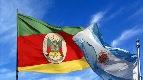 Bandeiras Rio Grande do Sul e Argentina