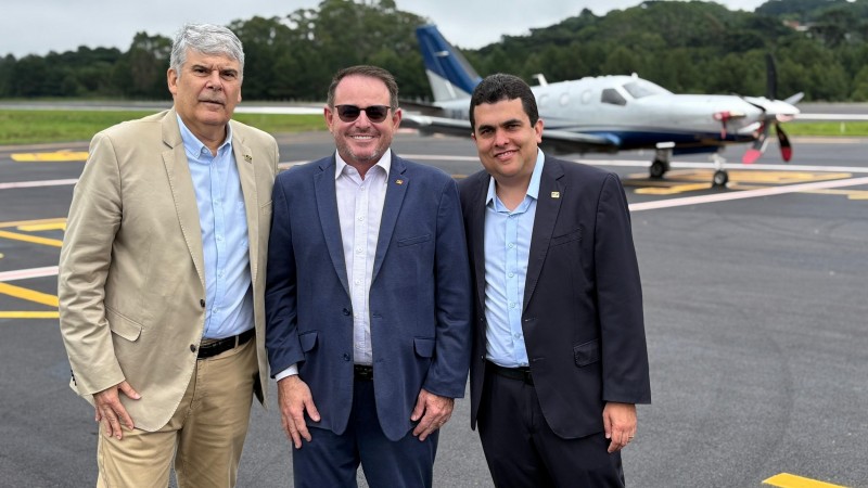 Rogério Barzellay, Presidente da Infraero; Ronaldo Santini, Secretário de Turismo; e Tiago, Diretor Comercial da Infraero.